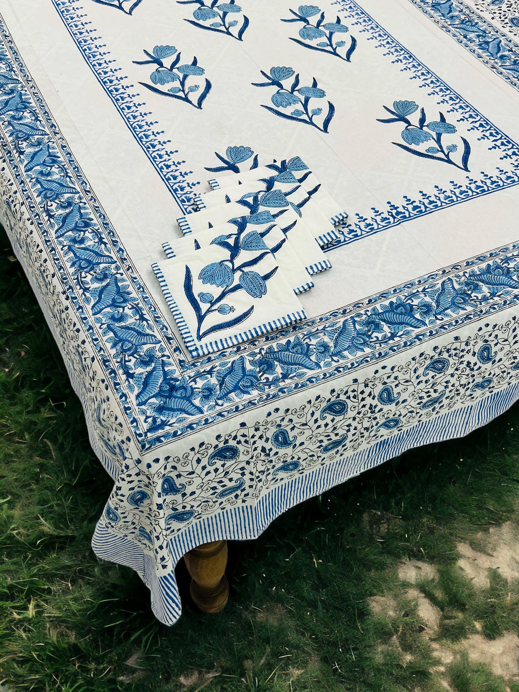GULKAAR TABLE COVER SET