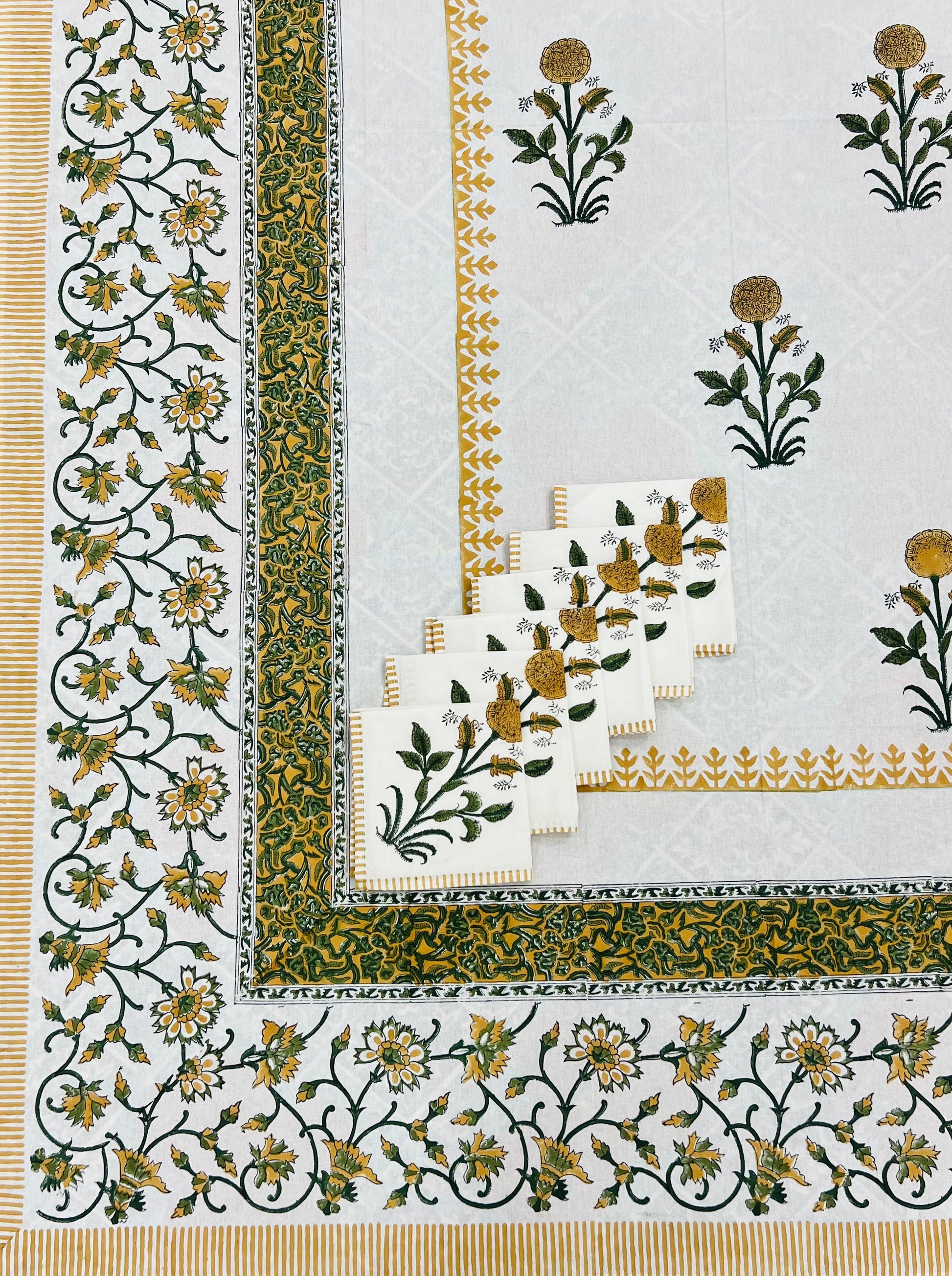 GULKAAR TABLE COVER SET