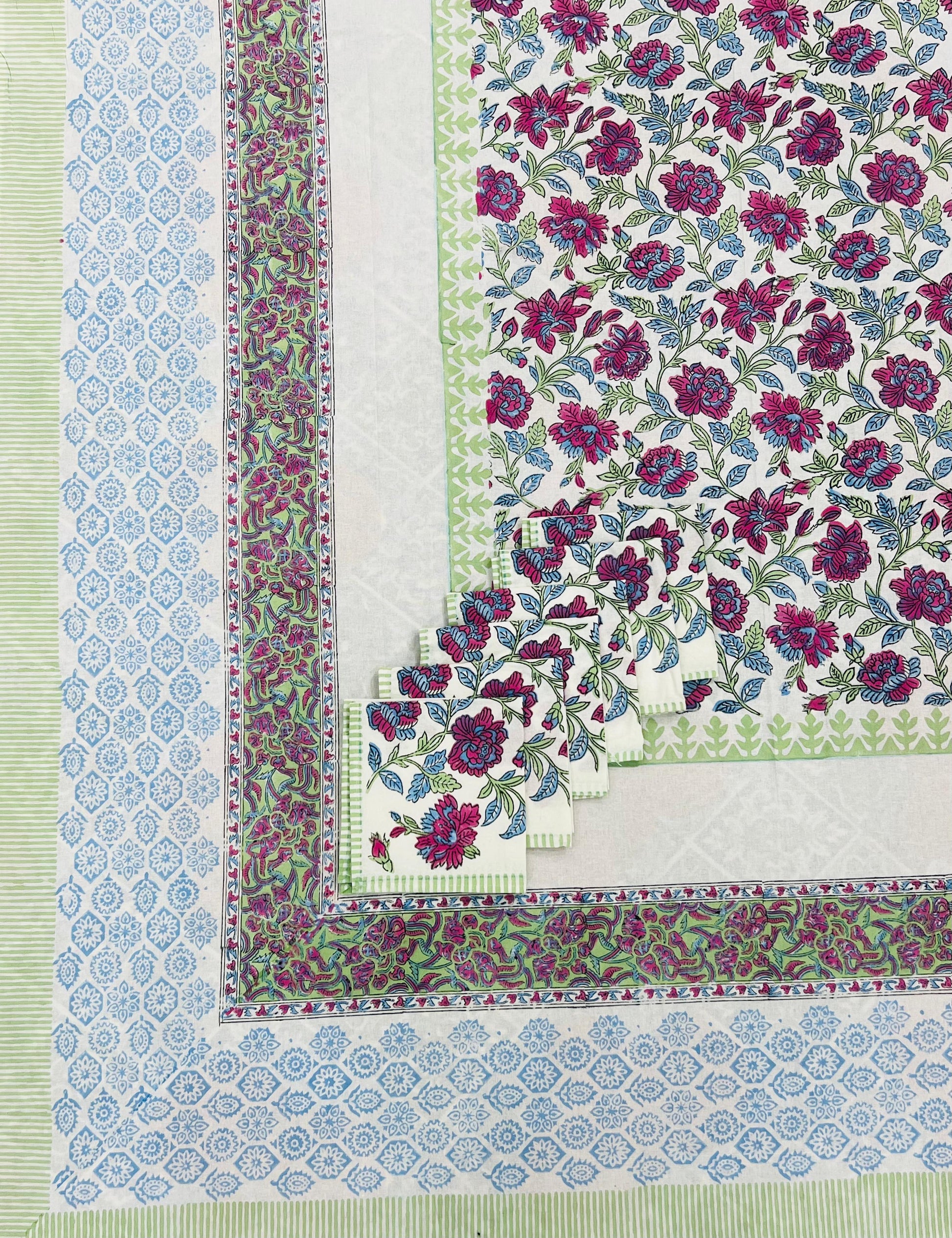 GULKAAR TABLE COVER SET