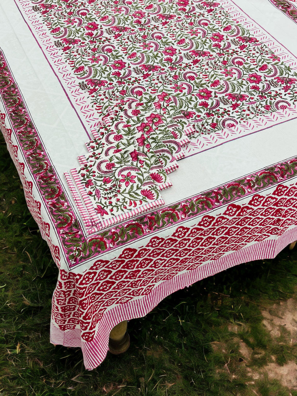 GULKAAR TABLE COVER SET