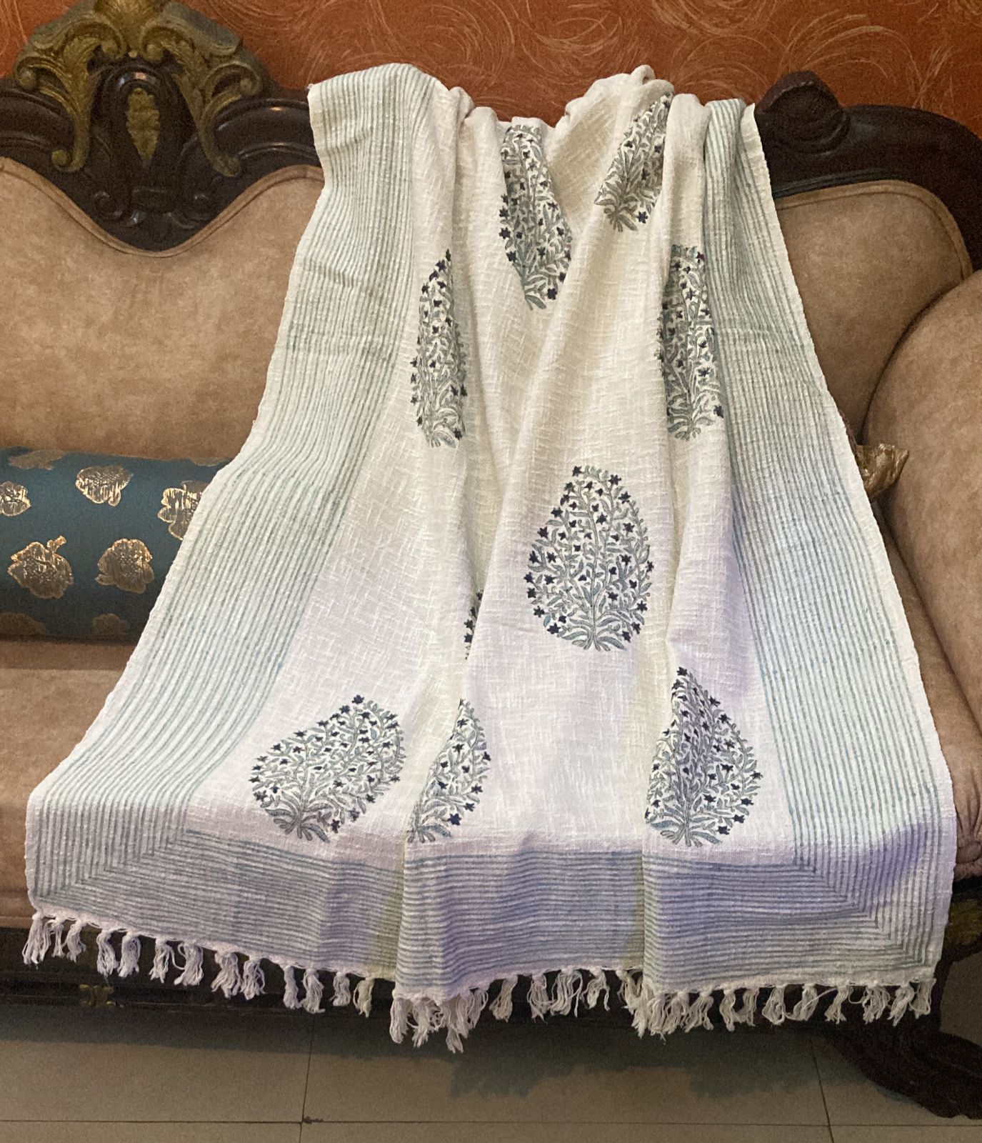 KHAASBAAT THROWS