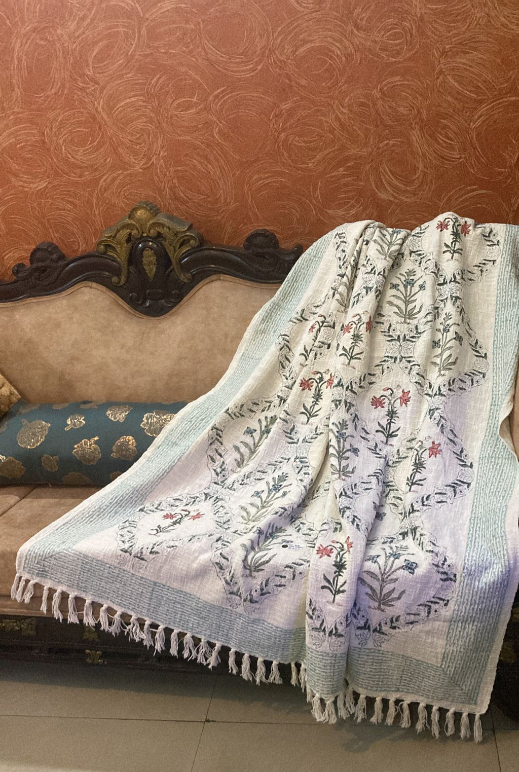 KHAASBAAT THROWS