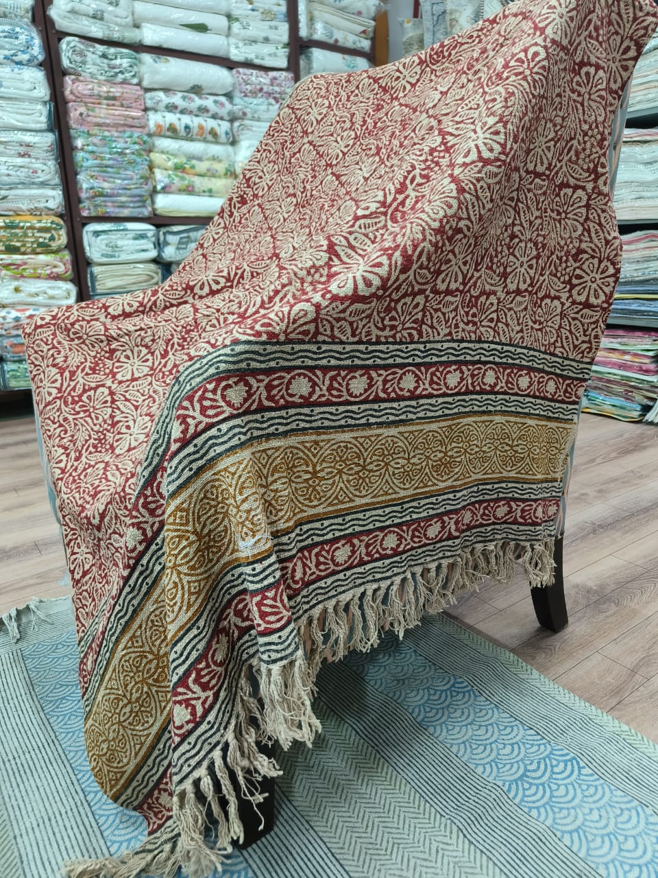 KHAASBAAT THROWS