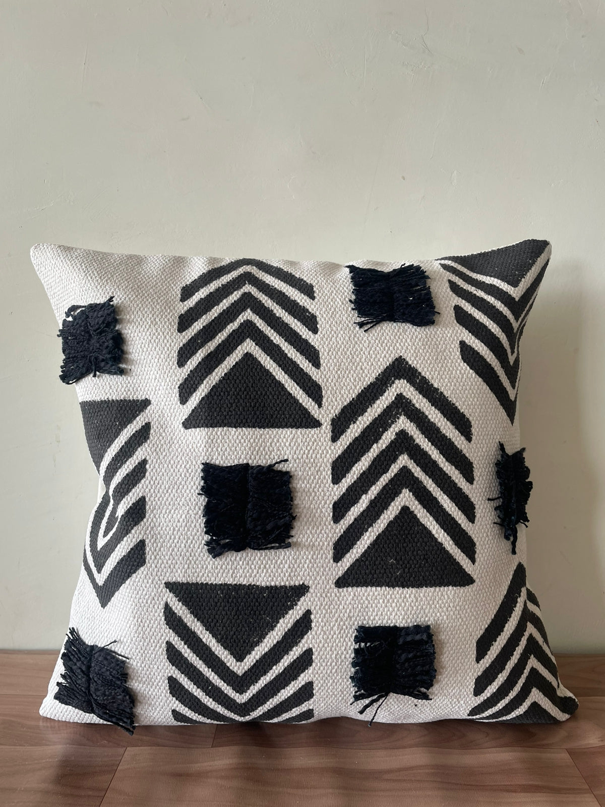 TRIBHUJ CUSHION COVERS (2 PCS)