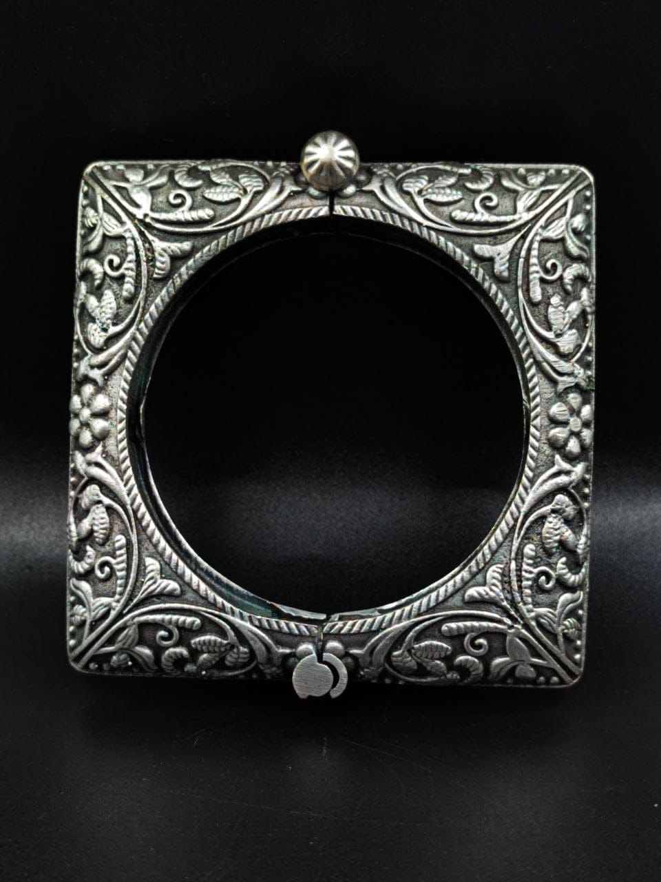 SILVER LOOK ALIKE CUFFS - AJRA