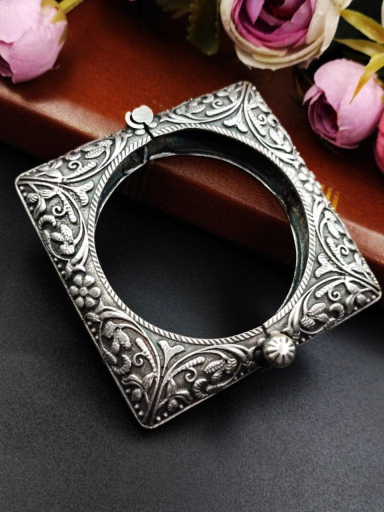 SILVER LOOK ALIKE CUFFS - AJRA
