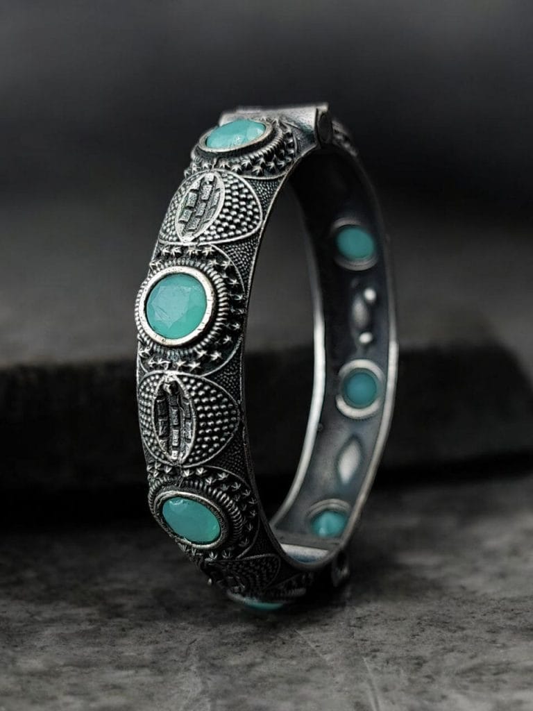 SILVER LOOK ALIKE CUFFS - AKSHRA
