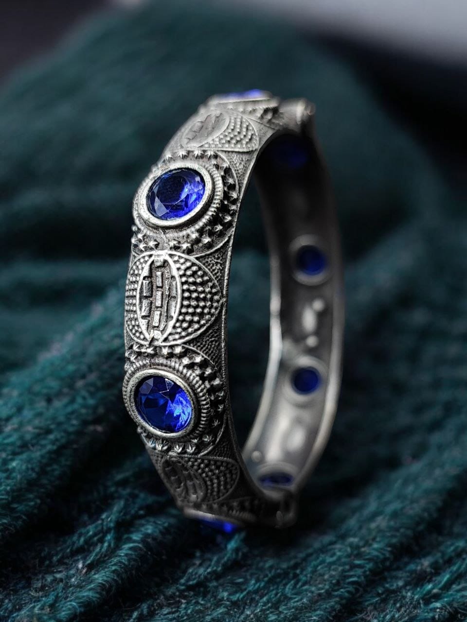 SILVER LOOK ALIKE CUFFS - AKSHRA