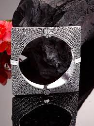 SILVER LOOK ALIKE CUFFS - AMLA