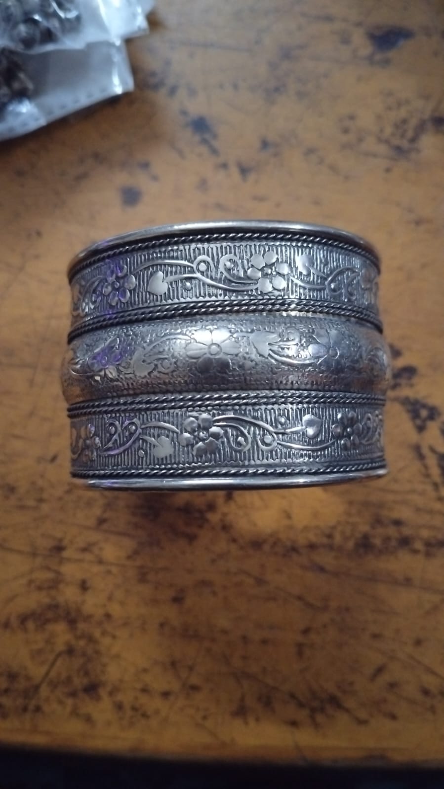 SILVER LOOK ALIKE CUFFS - BELA