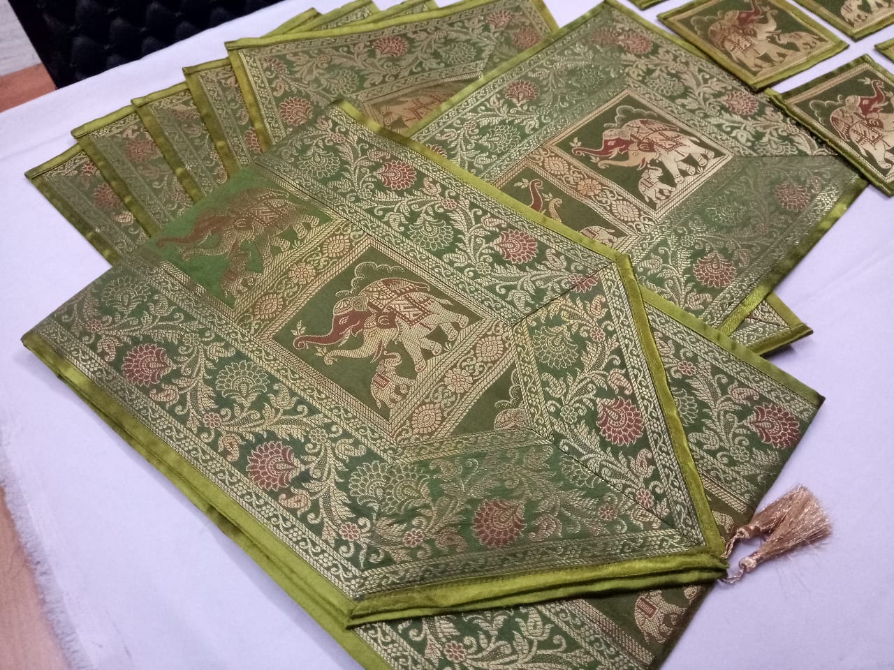 RAJMAYA RUNNER SET