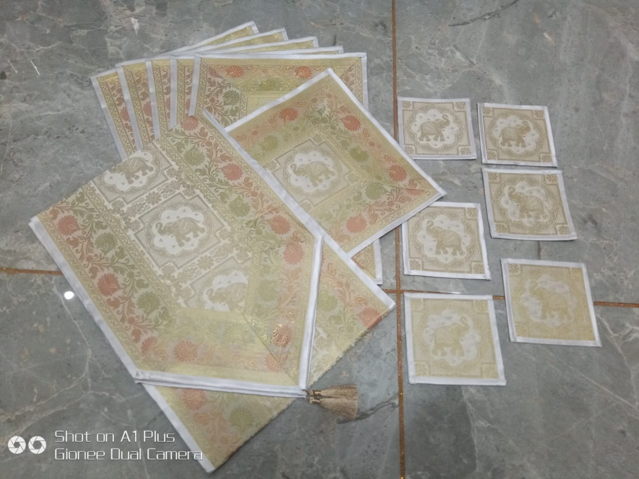 RAJMAYA RUNNER SET