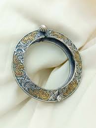 SILVER LOOK ALIKE CUFFS - IDKA