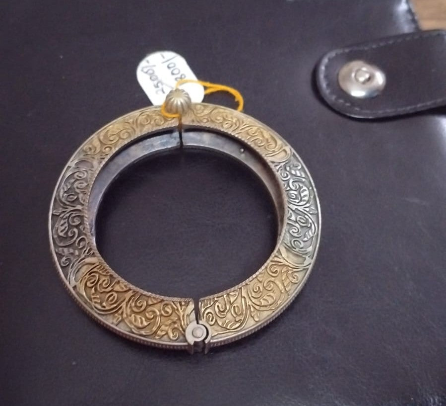 SILVER LOOK ALIKE CUFFS - IDKA