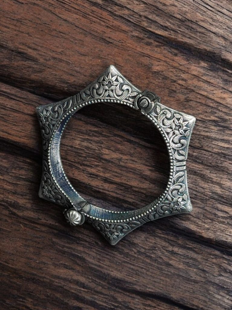 SILVER LOOK ALIKE CUFFS - SALONI